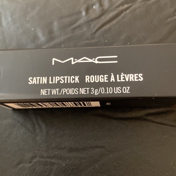 New MAC Satin lipstick 819 Rebel beautiful color for any skin tone - Picture 4 of 4